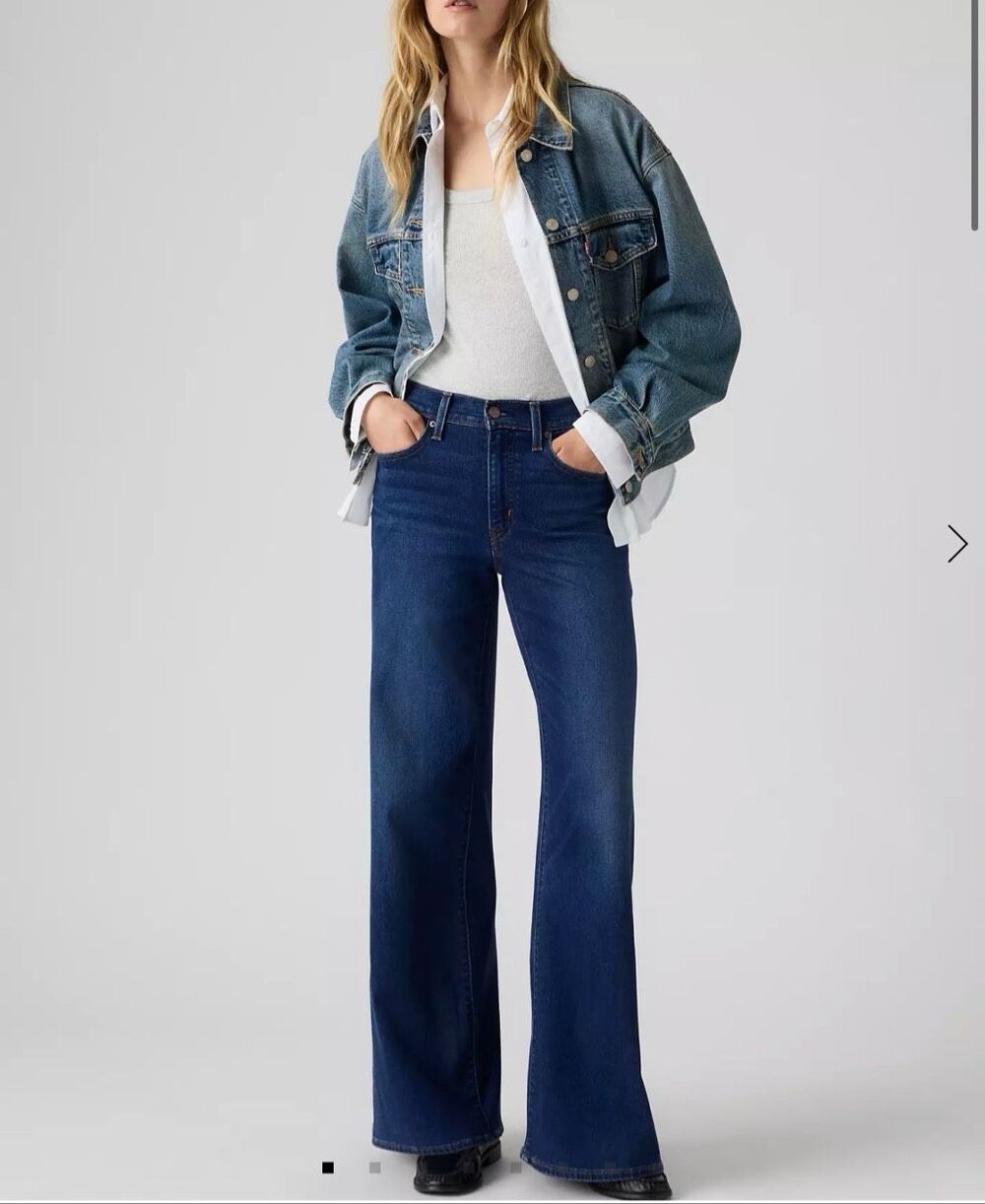 Levi's 728 Premium Women's High Rise Wide Leg Jeans Medium Wash Blue Size 28x32